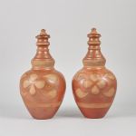 1047 1352 VASES AND COVERS